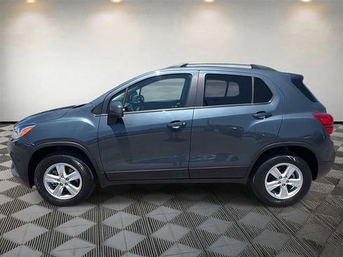 Used 2022 Chevrolet Trax LT w/ LT Convenience Package AWD/4WD image 8