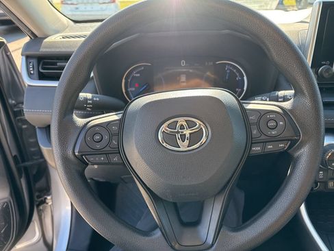 Used 2024 Toyota RAV4 XLE AWD/4WD image 21
