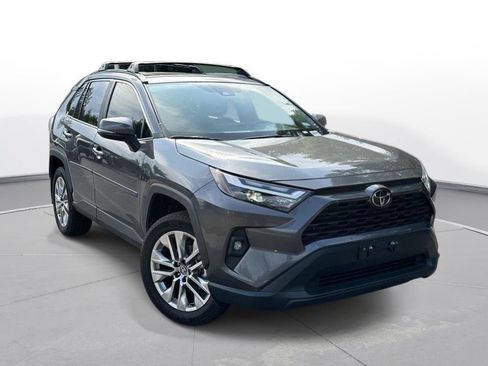 Used 2025 Toyota RAV4 XLE Premium FWD image 4