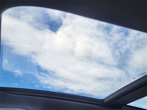 Certified 2025 Mercedes-Benz GLC 300 4MATIC image 27