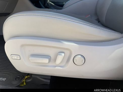 Used 2018 Toyota Highlander Limited image 11