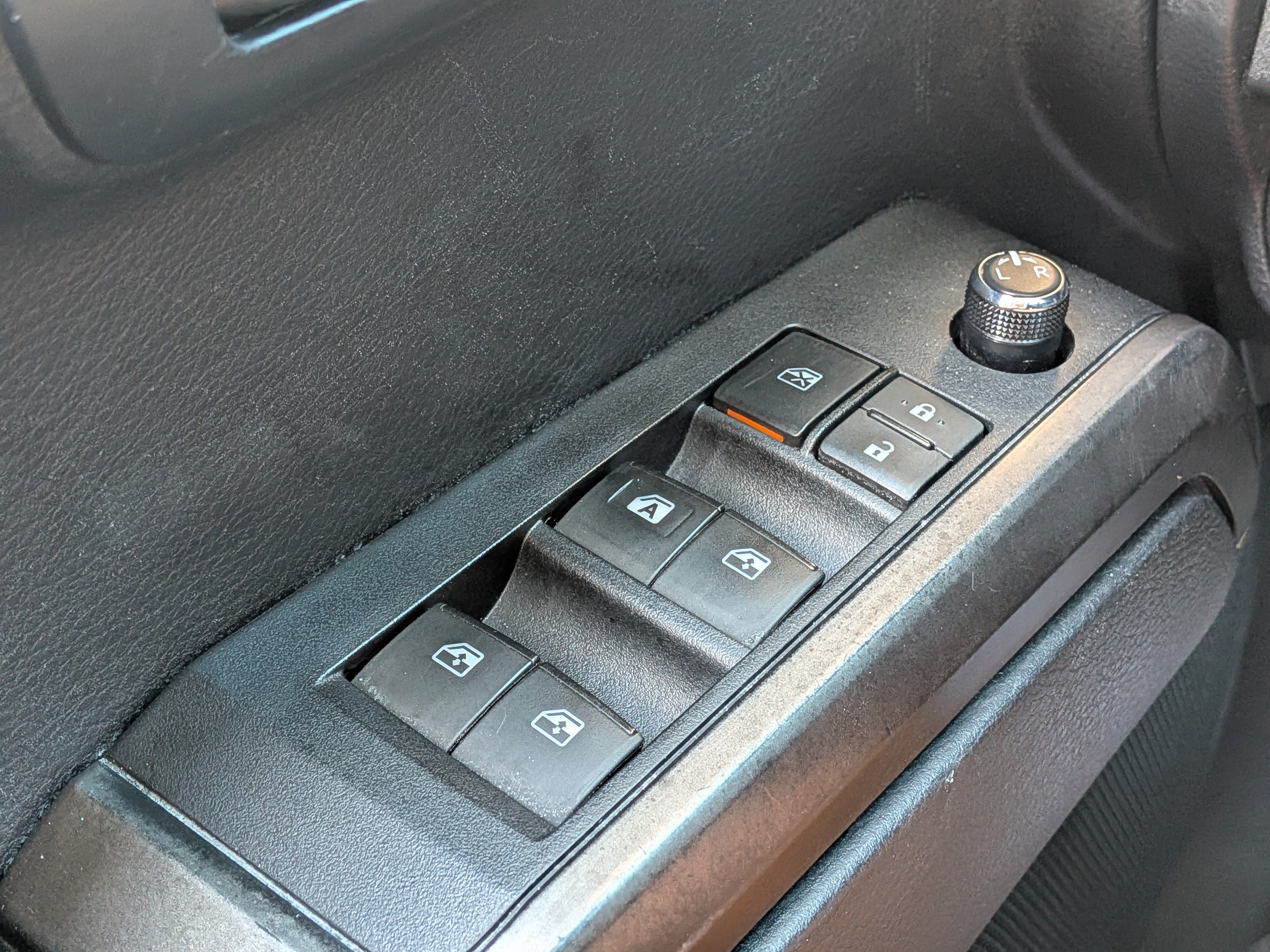 Used 2018 Toyota Tacoma SR5 RWD image 22