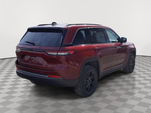 New 2026 Jeep Grand Cherokee Altitude image 5