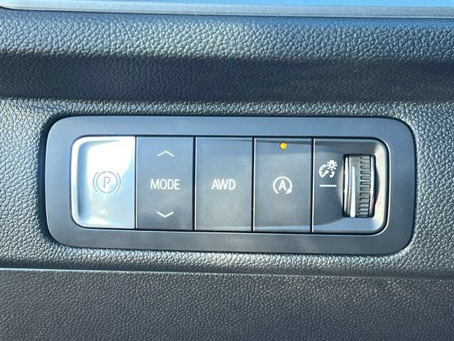 Used 2026 Chevrolet Traverse LT AWD/4WD image 19