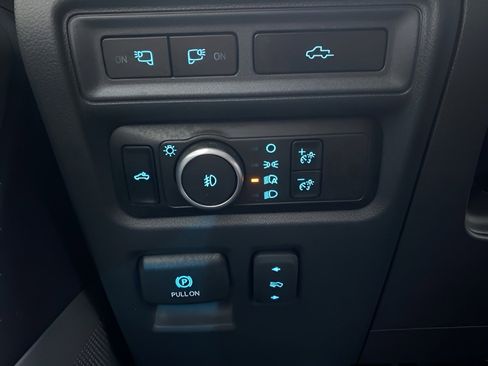 Certified 2023 Ford F150 Lariat w/ Equipment Group 502A High image 17