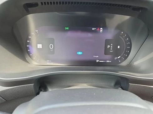 Used 2023 Volvo XC40 B5 Plus w/ Driver Assist Package AWD/4WD image 19