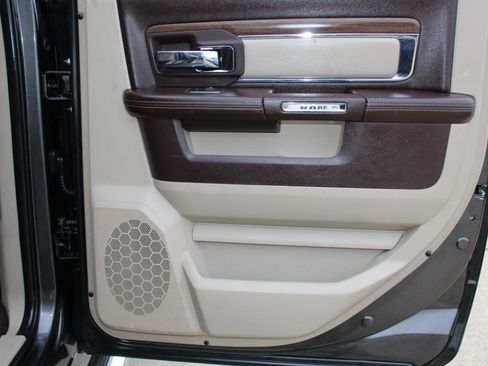 Used 2016 RAM 2500 Laramie w/ Convenience Group image 16