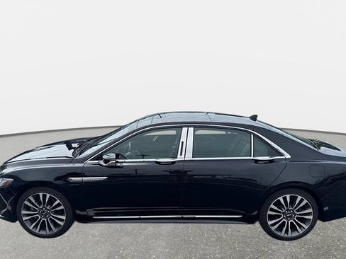 Used 2019 Lincoln Continental Reserve AWD/4WD image 2