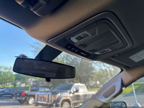 Used 2020 Chevrolet Silverado 1500 Custom w/ Custom Value Package image 13