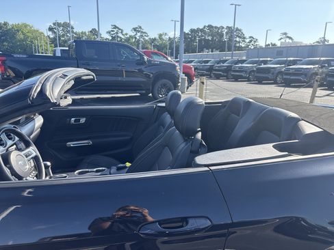 Used 2019 Ford Mustang Premium RWD image 16