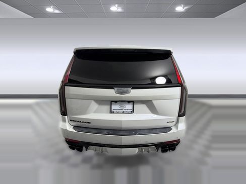 Used 2023 Cadillac Escalade V w/ LPO, ONYX Package AWD/4WD image 10