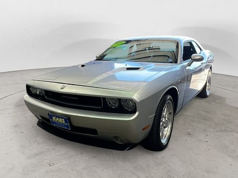 Used 2010 Dodge Challenger R/T RWD image 1