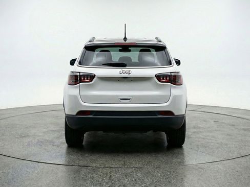 Used 2025 Jeep Compass Trailhawk AWD/4WD image 7