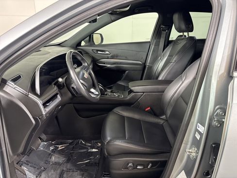 Used 2024 Cadillac XT4 Premium Luxury image 17