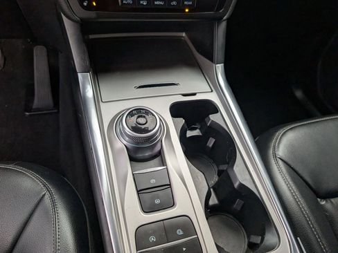 Used 2020 Ford Explorer XLT w/ Equipment Group 202A image 19