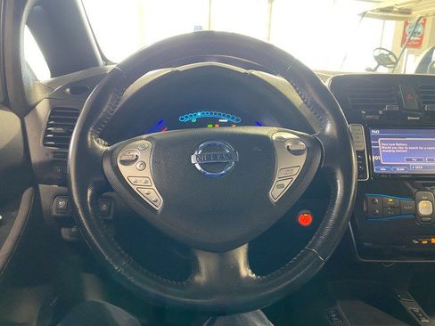 Used 2013 Nissan Leaf SV w/ LED & Quick Charge Pkg FWD image 21