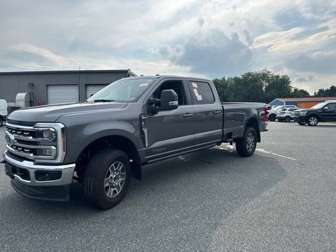 Used 2025 Ford F250 Lariat w/ Lariat Ultimate Package AWD/4WD image 3