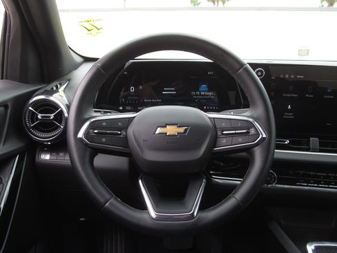 Used 2025 Chevrolet Equinox LT AWD/4WD image 21
