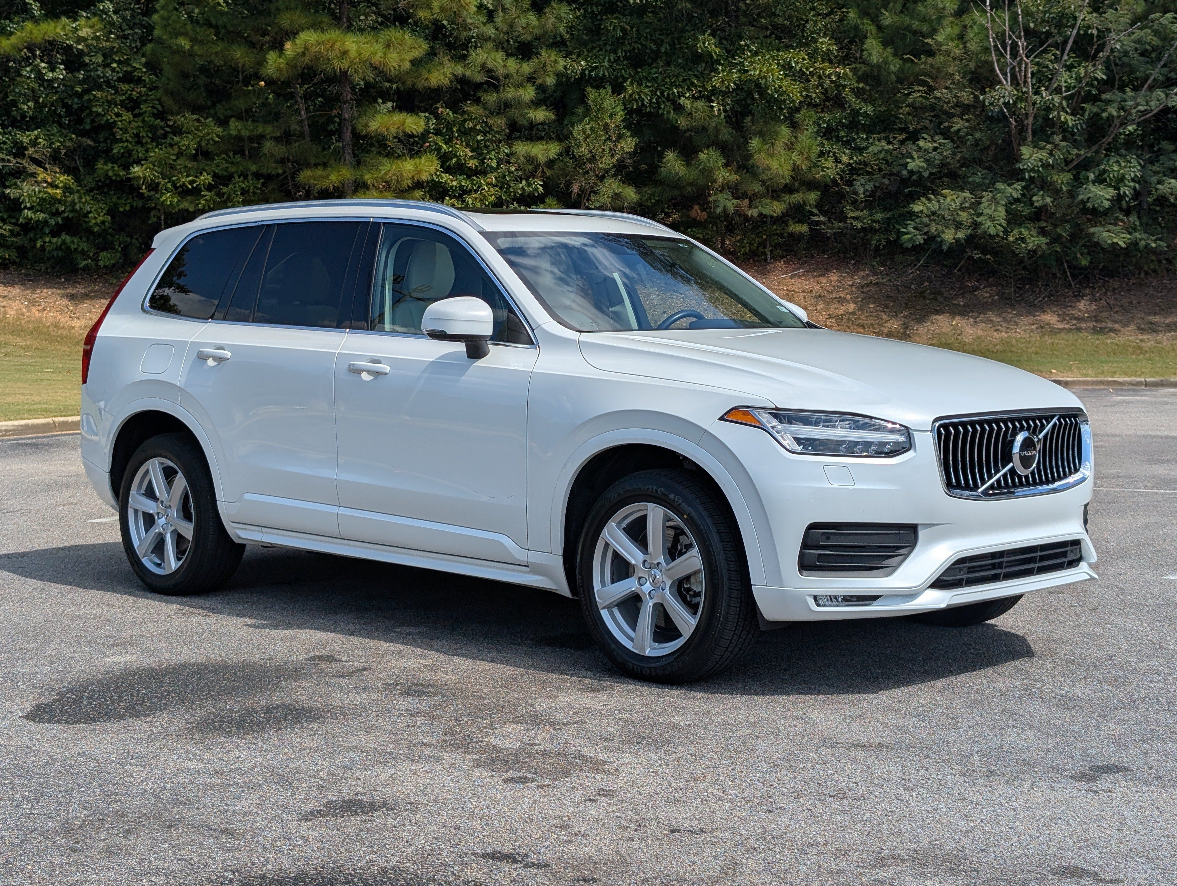 Used 2022 Volvo XC90 T5 Momentum AWD/4WD image 11