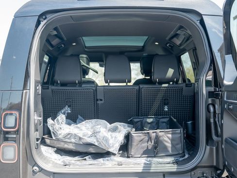 New 2026 Land Rover Defender 110 X-Dynamic SE AWD/4WD image 25