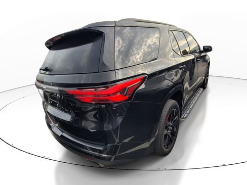 Used 2023 Chevrolet Traverse Premier w/ Redline Edition FWD image 4