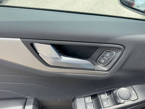 Certified 2022 Ford Escape SEL AWD/4WD image 9