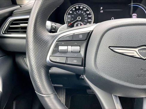 Used 2025 Genesis G70 2.5T image 10