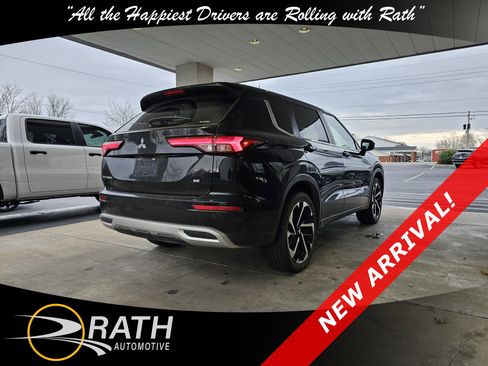 Used 2024 Mitsubishi Outlander SE image 6