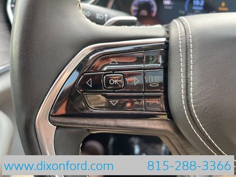 Used 2023 Jeep Grand Cherokee Overland image 15