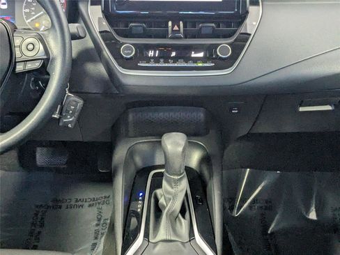 Used 2023 Toyota Corolla LE image 33