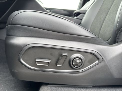 New 2025 Jeep Grand Cherokee L Altitude image 14