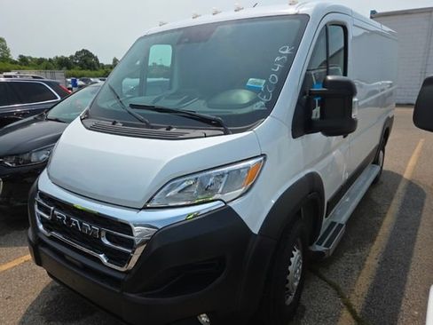Used 2025 RAM ProMaster 2500 w/ U-Haul Equipment Group FWD image 4