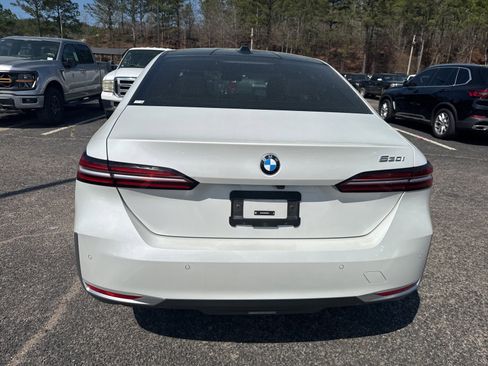 Used 2024 BMW 530i w/ Executive Package image 12