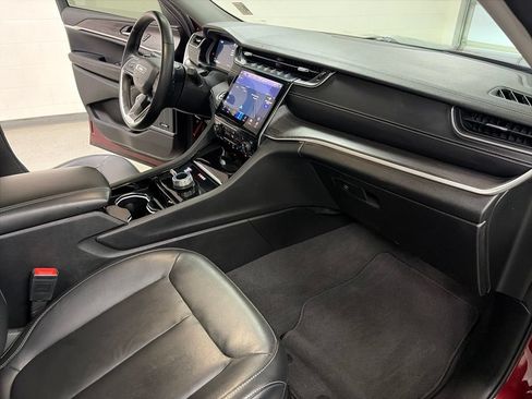 Used 2021 Jeep Grand Cherokee L Limited AWD/4WD image 18
