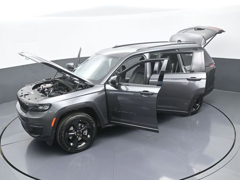 Used 2025 Jeep Grand Cherokee L Limited w/ Black Appearance Package image 61