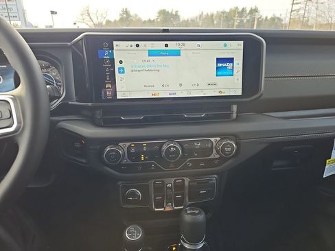 New 2026 Jeep Wrangler Unlimited Sahara AWD/4WD image 20