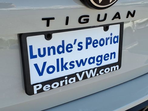 New 2026 Volkswagen Tiguan SE R-Line FWD image 8
