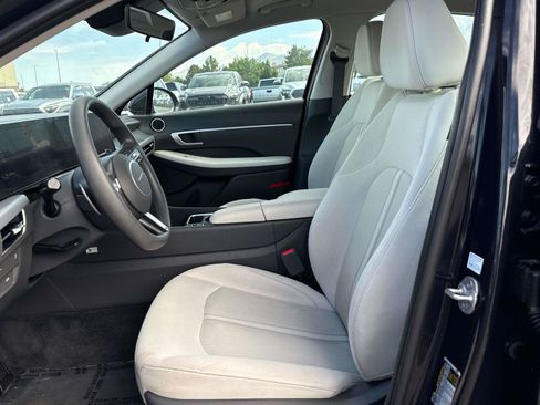 Used 2025 Hyundai Sonata SEL FWD image 10