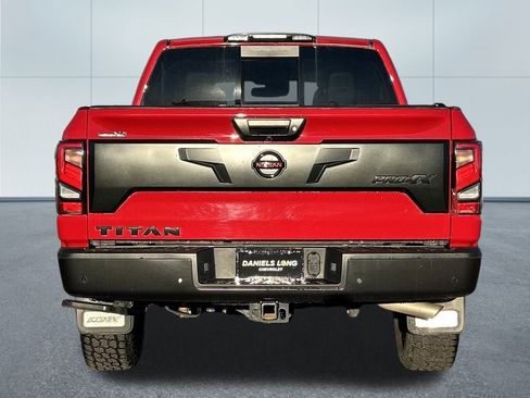 Used 2020 Nissan Titan PRO-4X w/ Pro-4x Convenience Package image 4