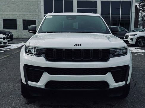 New 2026 Jeep Grand Cherokee Altitude image 2