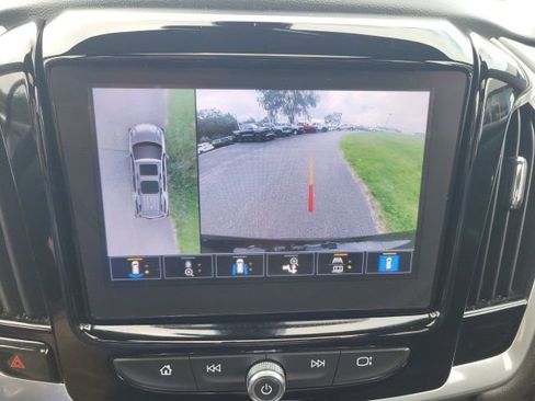 Used 2022 Chevrolet Traverse RS image 40