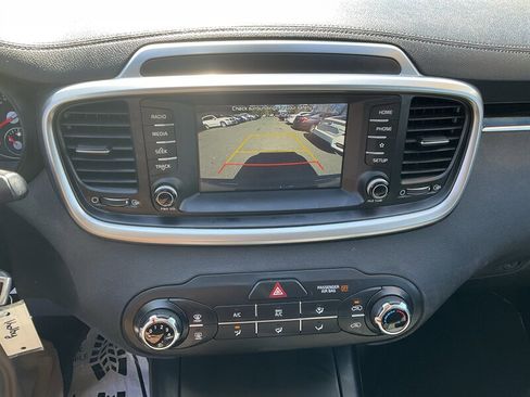 Used 2020 Kia Sorento AWD V6 image 33