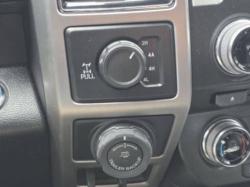 Used 2018 Ford F150 Platinum w/ Equipment Group 701A Luxury image 20