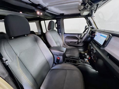 Used 2025 Jeep Wrangler Unlimited Sport AWD/4WD image 28