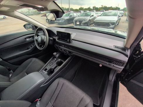 Used 2025 Honda Accord LX image 31