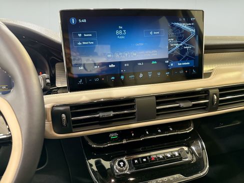 New 2026 Lincoln Corsair Premiere FWD image 17