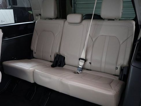 Used 2022 Ford Expedition Limited image 21