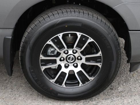 Used 2021 Nissan Titan SV w/ SV Convenience Package image 43