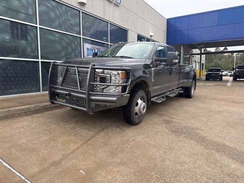 Certified 2021 Ford F350 Lariat w/ Lariat Value Package image 4