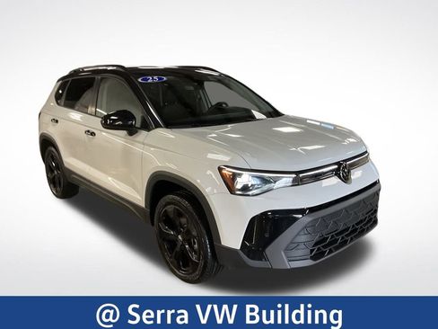 Certified 2025 Volkswagen Taos SE AWD/4WD image 7